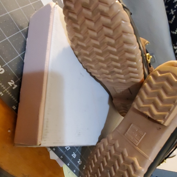 Slip on - Picture 4 of 8